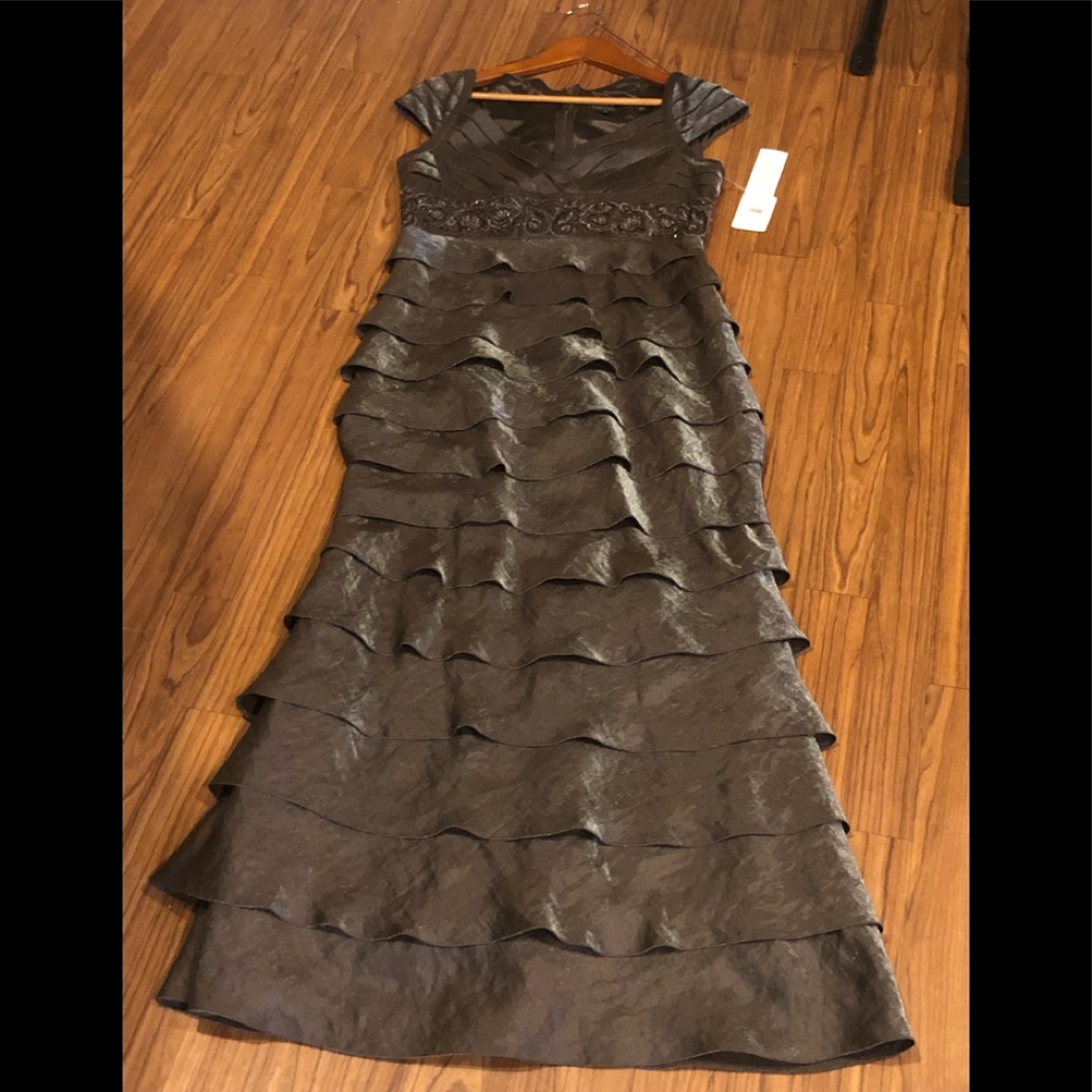 *DEAL!* Adrianna Papell Ocassions Brown Dress